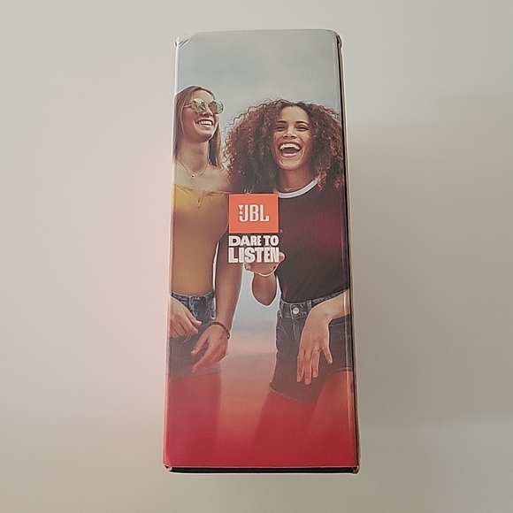 JBL Clip 5 Portable Bluetooth Speaker Red - Picture 4 of 11